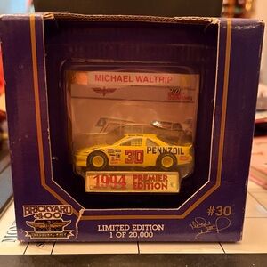 Michael Waltrip #30 Pennzoil 1994 Racing Champions Limited Edition 1:64 Diecast